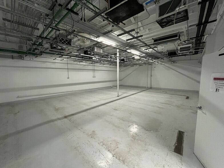 More Photos Of 155 Vallejo St, Denver Industrial For Lease