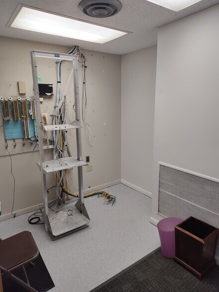 More Photos Of 701 Perry St, Napoleon Bank For Sale