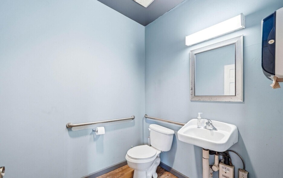 More Photos Of 124 Tipton St, Johnson City General Retail For Sale