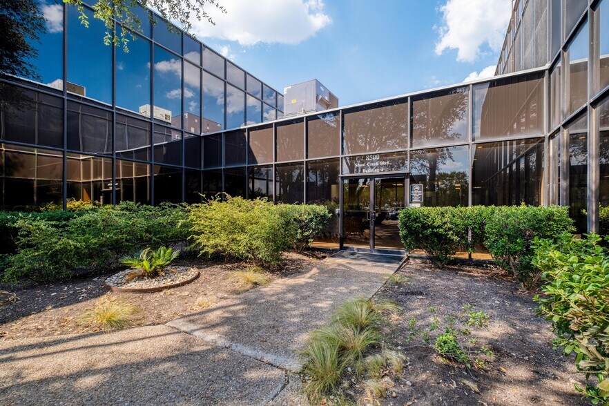 More Photos Of 8500 Shoal Creek Blvd, Austin Medical For Lease