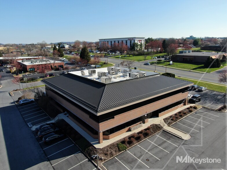 More Photos Of 985 Berkshire Blvd, Wyomissing Medical For Lease