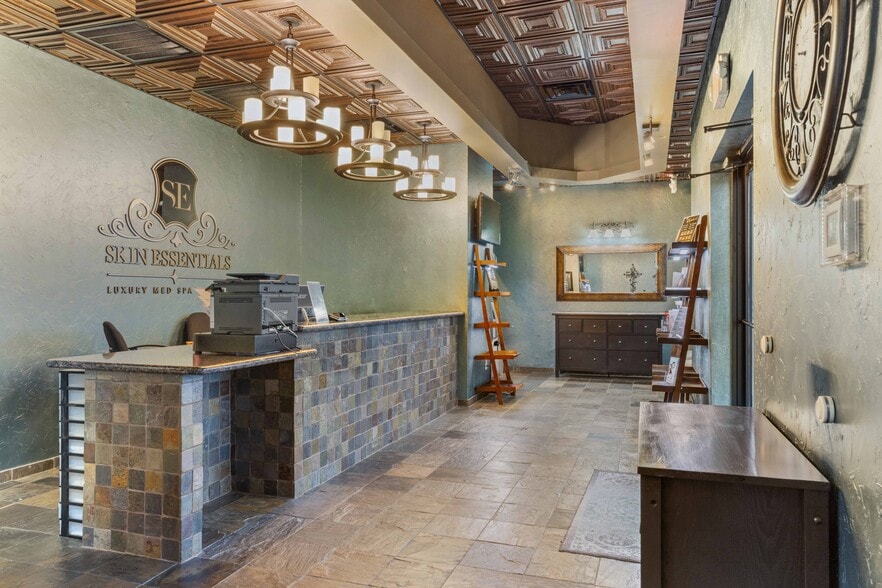 More Photos Of 11464 Space Center Blvd, Houston Freestanding For Sale