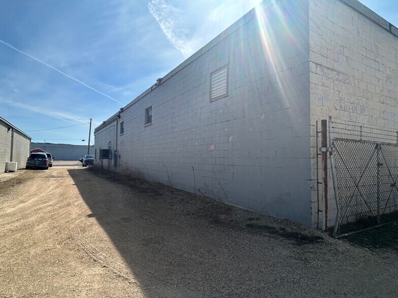 More Photos Of 63 Kraft St, La Crosse Distribution For Lease