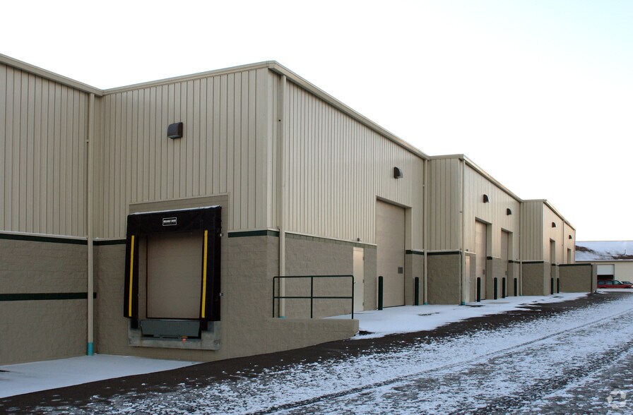 More Photos Of 410-420 Winfield Ct, Slinger Flex For Sale
