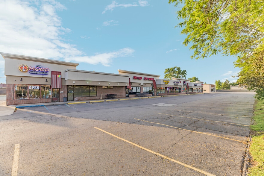 More Photos Of 36886 Ryan Rd, Sterling Heights Supermarket For Sale
