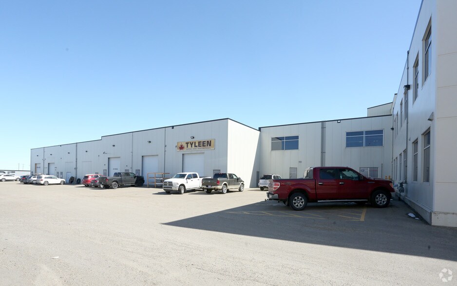 More Photos Of 134 Pembina Rd, Sherwood Park Flex For Sale