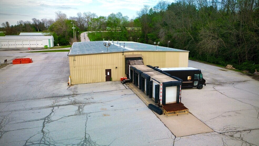 More Photos Of 823 E Morton Ave, Jacksonville Industrial For Lease