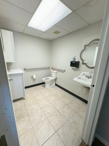 More Photos Of 886-888 W Bay Ave, Barnegat General Retail For Lease