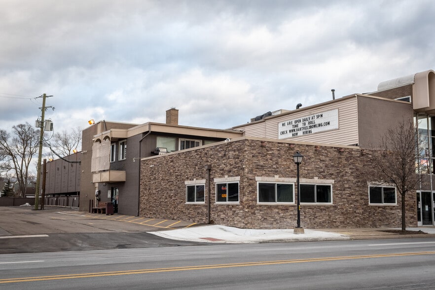 More Photos Of 3490 12 Mile Rd, Berkley Bowling Alley For Sale