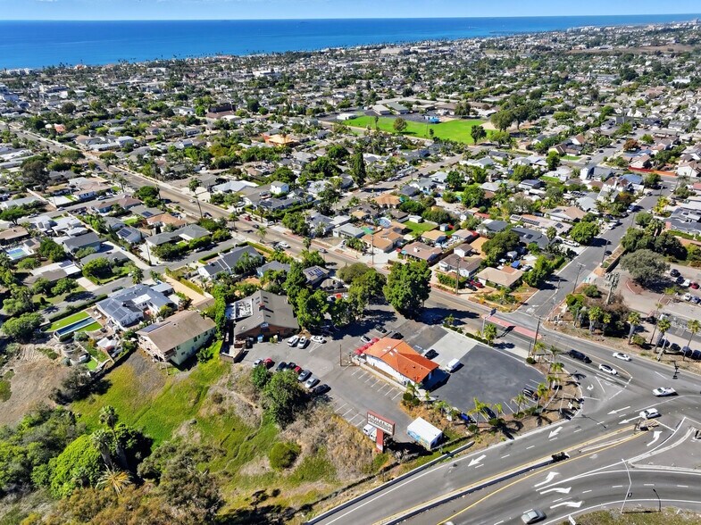 More Photos Of 1221 Vista Way, Oceanside Restaurant For Sale