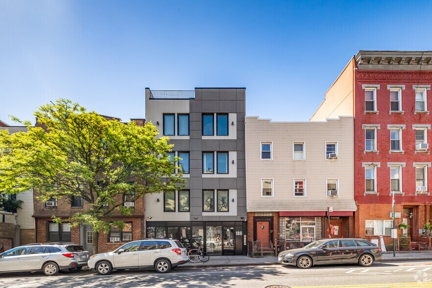 More Photos Of 186 Greenpoint Ave, Brooklyn Apartments For Lease