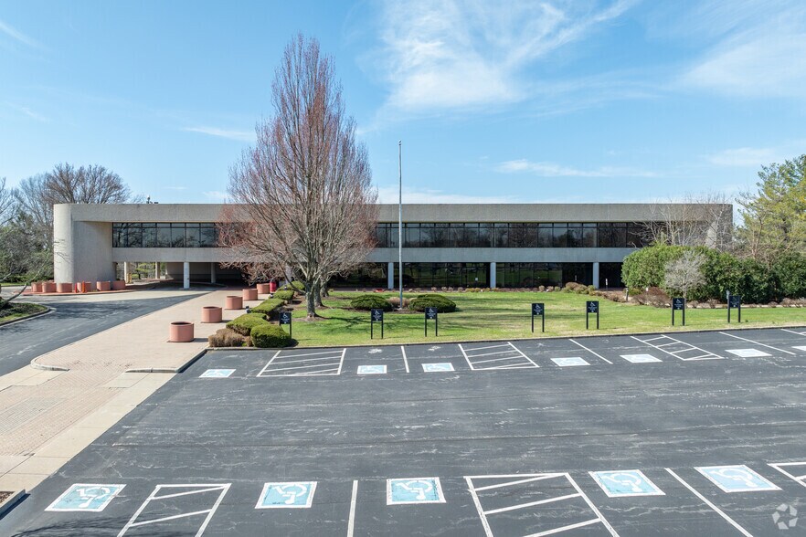 More Photos Of 101 Yorkshire Blvd, Lexington Office For Lease
