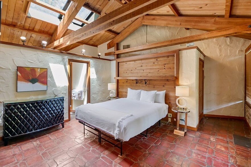 More Photos Of 16702 Coast Highway One, Bodega Hotel For Sale