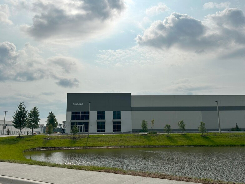 More Photos Of 12435 Lem Turner Rd, Jacksonville Unknown For Lease