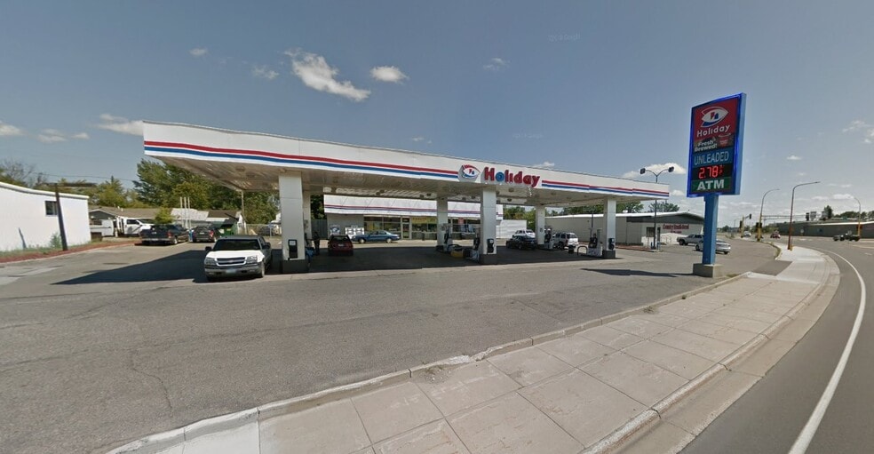 Primary Photo Of 414 Paul Bunyan Dr SE, Bemidji Service Station For Sale
