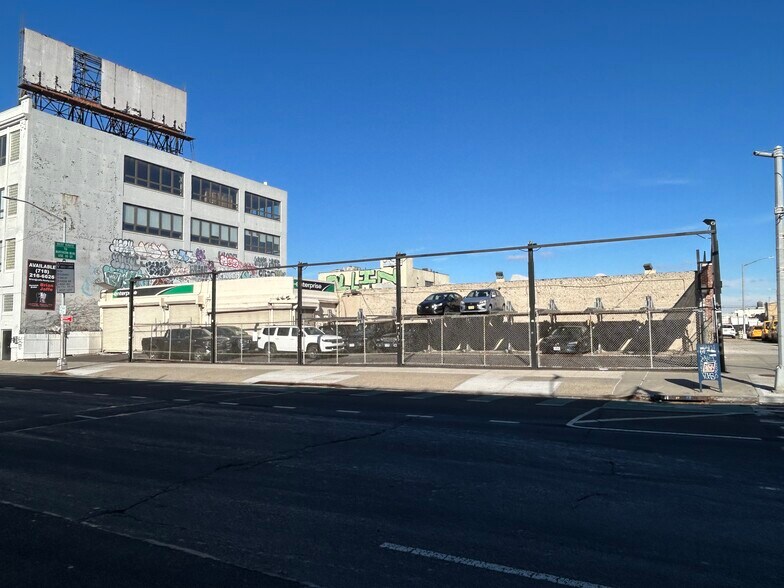 More Photos Of 3609-3615 Queens Blvd, Long Island City Warehouse For Lease