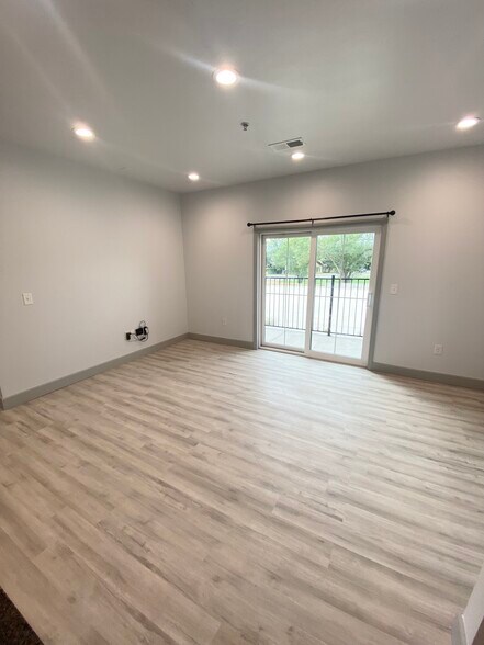 More Photos Of 2 S Hunsley Hills Blvd, Canyon Apartments For Sale