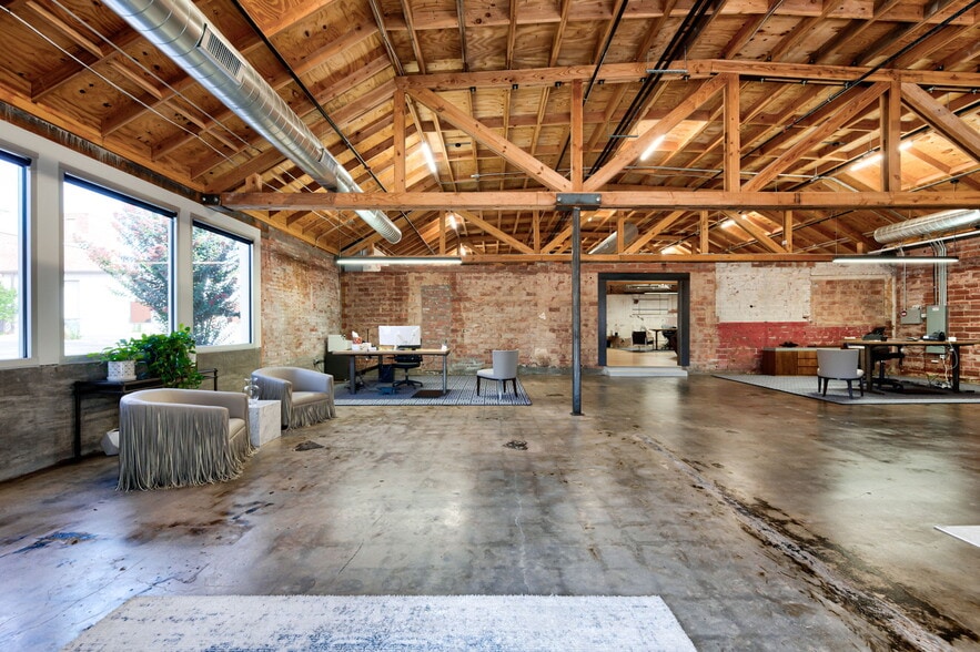 More Photos Of 111 NW 8th St, Oklahoma City Office For Sale