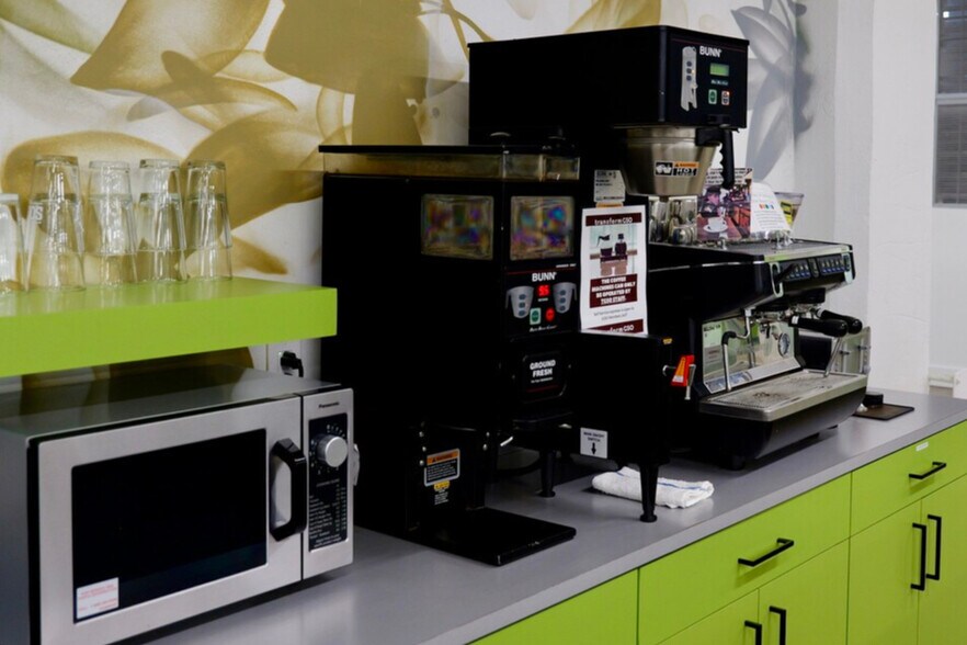 More Photos Of 111 Bain St, Greensboro Office For Sale