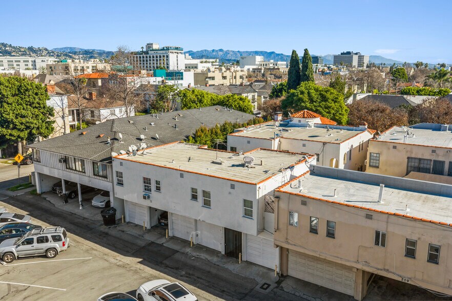 More Photos Of 205 S Reeves Dr, Beverly Hills Apartments For Sale