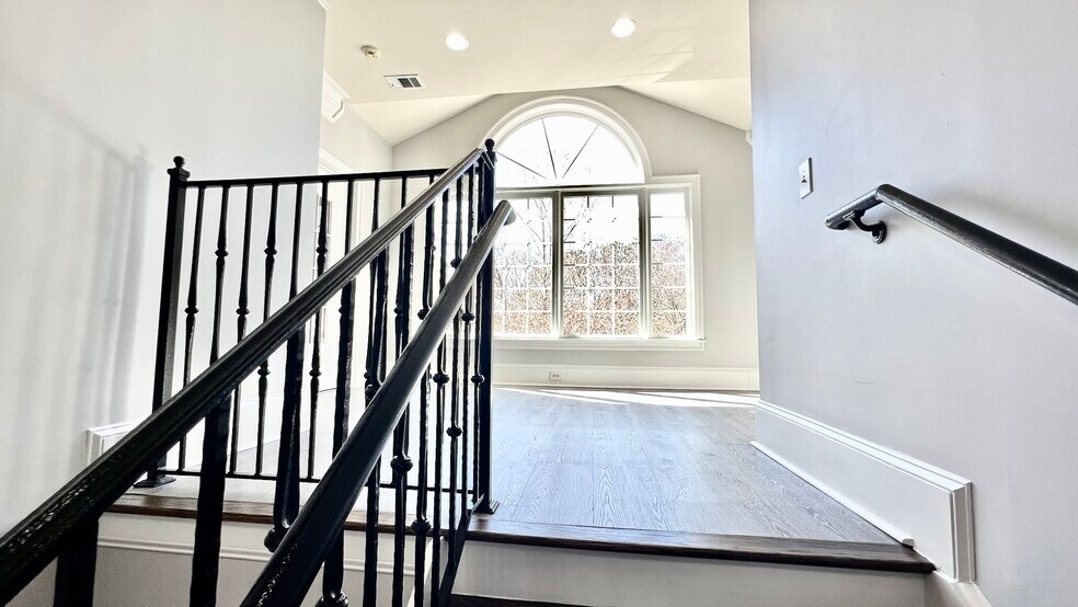 More Photos Of 4080 McGinnis Ferry Rd, Alpharetta Office For Lease