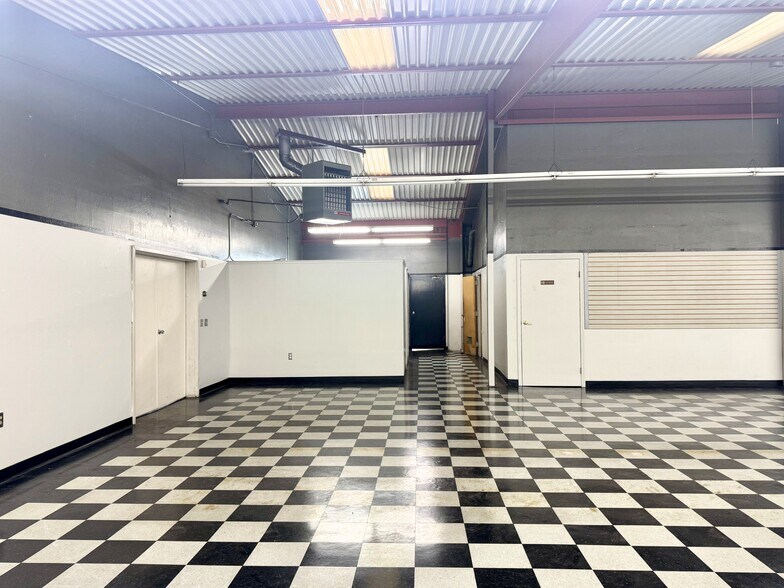 More Photos Of 735 Gilman St, Berkeley Showroom For Sale