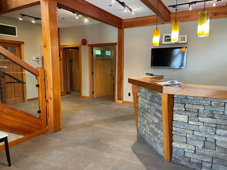 More Photos Of 26020 31B Ave, Langley Twp Flex For Lease
