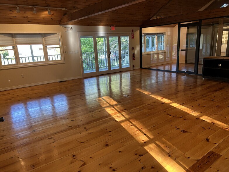 More Photos Of 23 Gleasondale Rd, Stow Office Residential For Lease