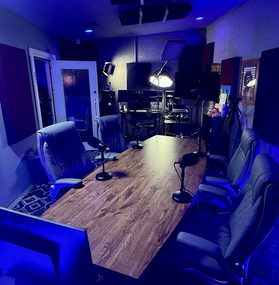 More Photos Of 1142 W Indian School Rd, Phoenix Office For Sale