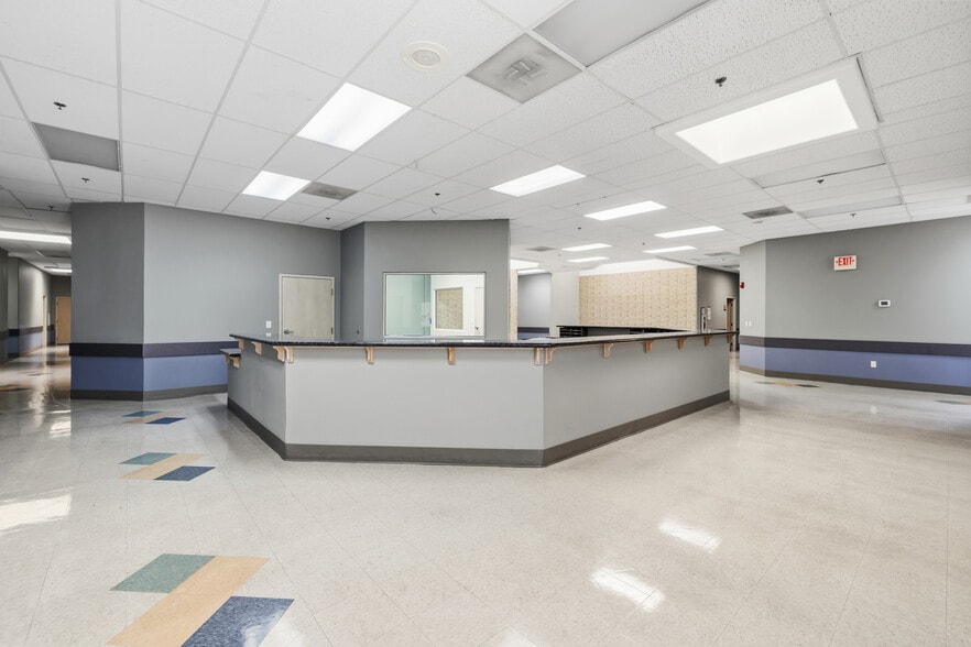 More Photos Of 2101 S Cynthia St, McAllen Medical For Lease