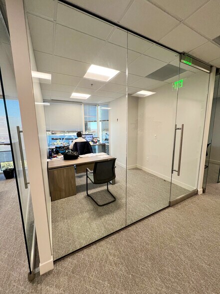More Photos Of 12377 Merit Dr, Dallas Office For Lease