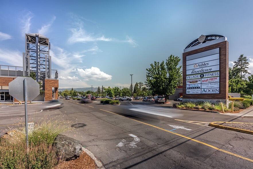 More Photos Of 501-1093 Medford Ctr, Medford Unknown For Lease