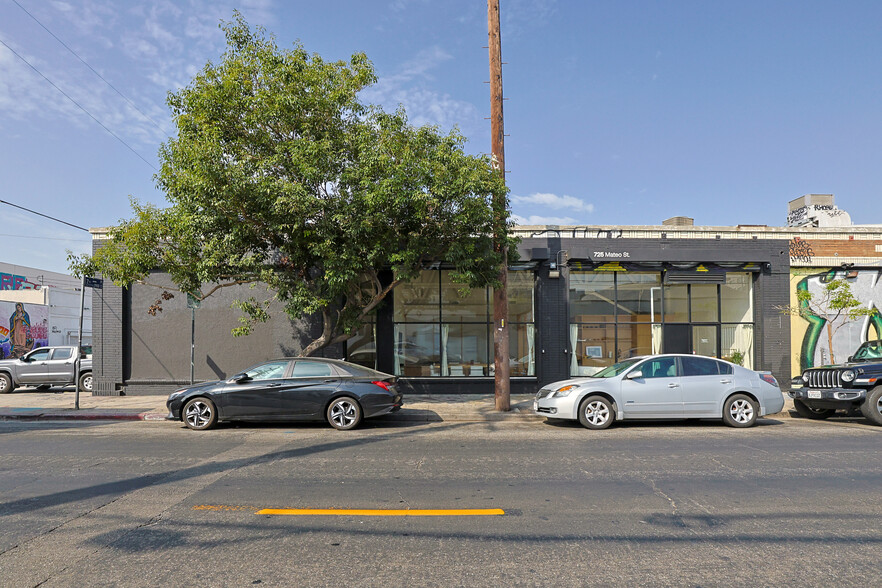 Primary Photo Of 717-725 Mateo St, Los Angeles Warehouse For Lease