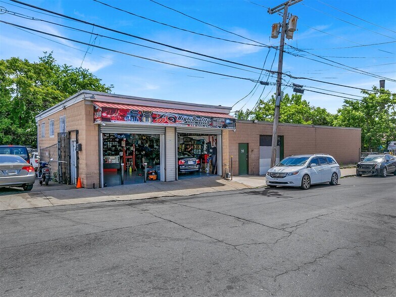 292 Lowell St, Lawrence, MA 01841 Auto Repair For Sale