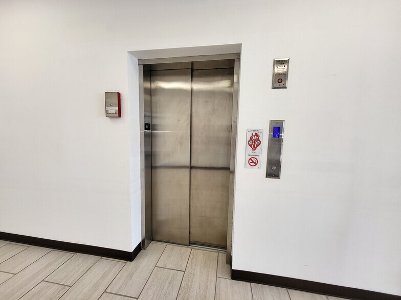 More Photos Of 2613 Main St, Joplin Medical For Sale