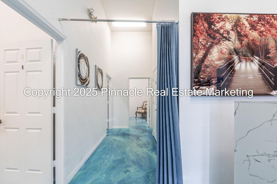 More Photos Of 24630 Sandhill Blvd, Punta Gorda Showroom For Sale