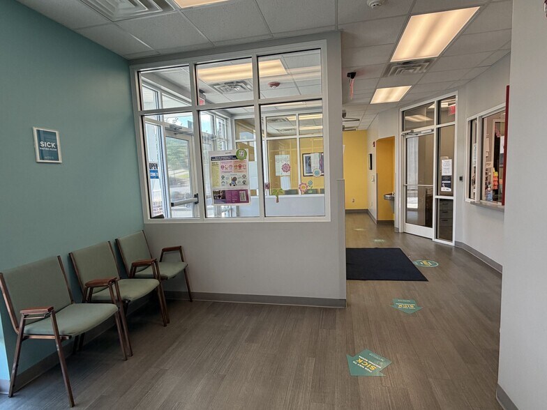 More Photos Of 829 Davis St, Blacksburg Medical For Sale