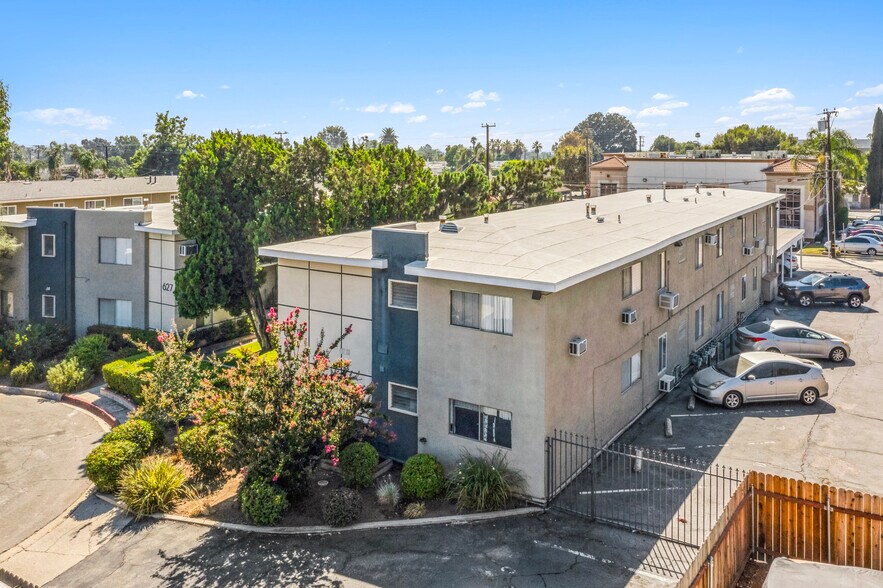 More Photos Of 625-627 S Wabash Ave, Glendora Apartments For Sale