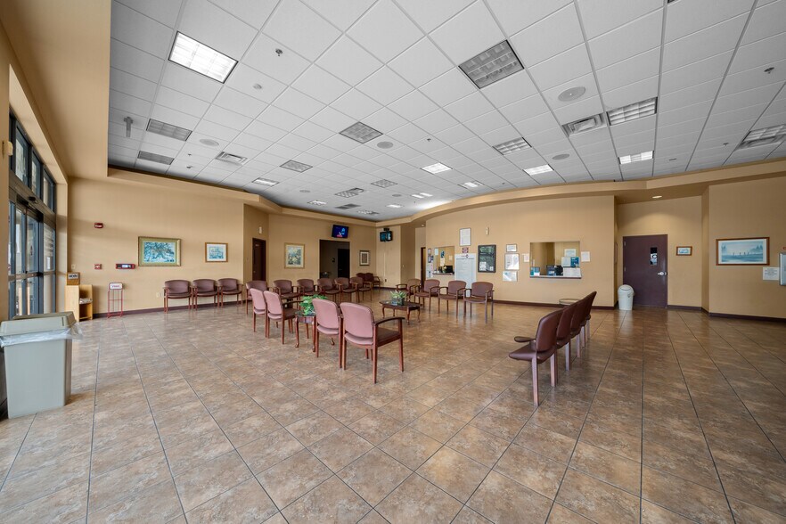 More Photos Of 2500 Citrus Blvd, Leesburg Medical For Sale