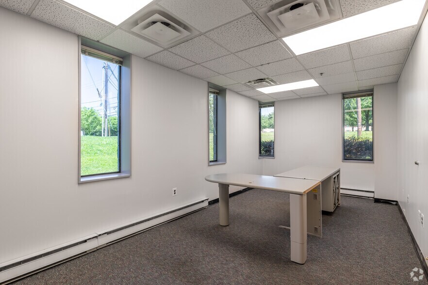 More Photos Of 140 Sipe Ave, Hummelstown Office For Sale