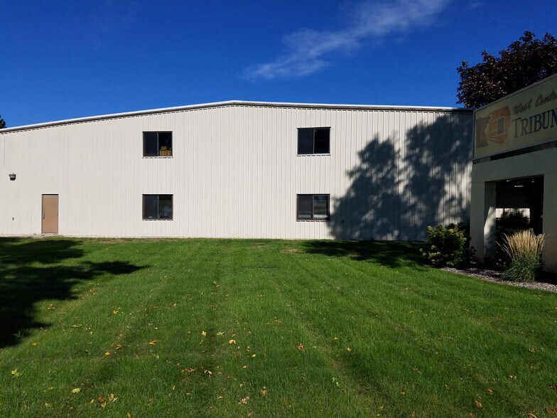 More Photos Of 2208 Trott Ave SW, Willmar Flex For Sale