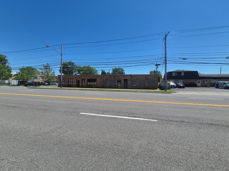 More Photos Of 2363 Broadway St, Buffalo Warehouse For Sale