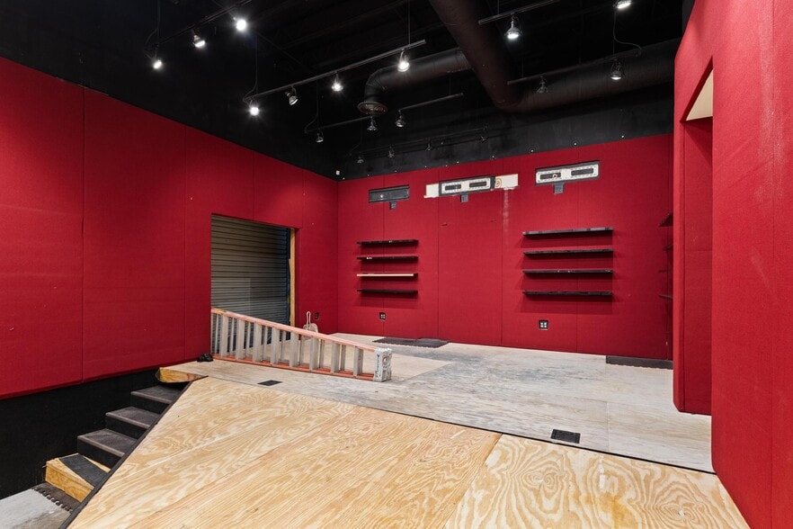 More Photos Of 5021 W Nassau St, Tampa Manufacturing For Sale