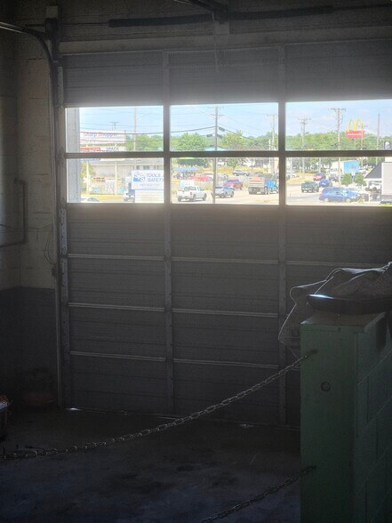 More Photos Of 2610 S Main St, Harrisonburg Warehouse For Sale