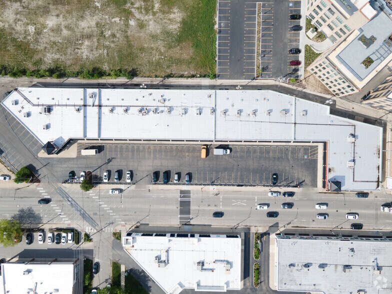 More Photos Of 2070-2112 N Clybourn Ave, Chicago Freestanding For Lease