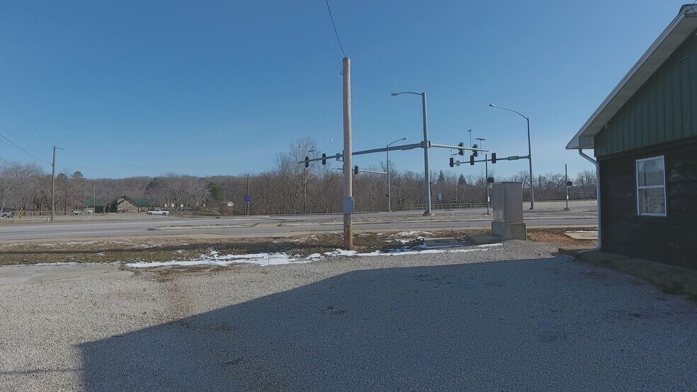 More Photos Of 15 Main St, Mammoth Spring Office For Sale