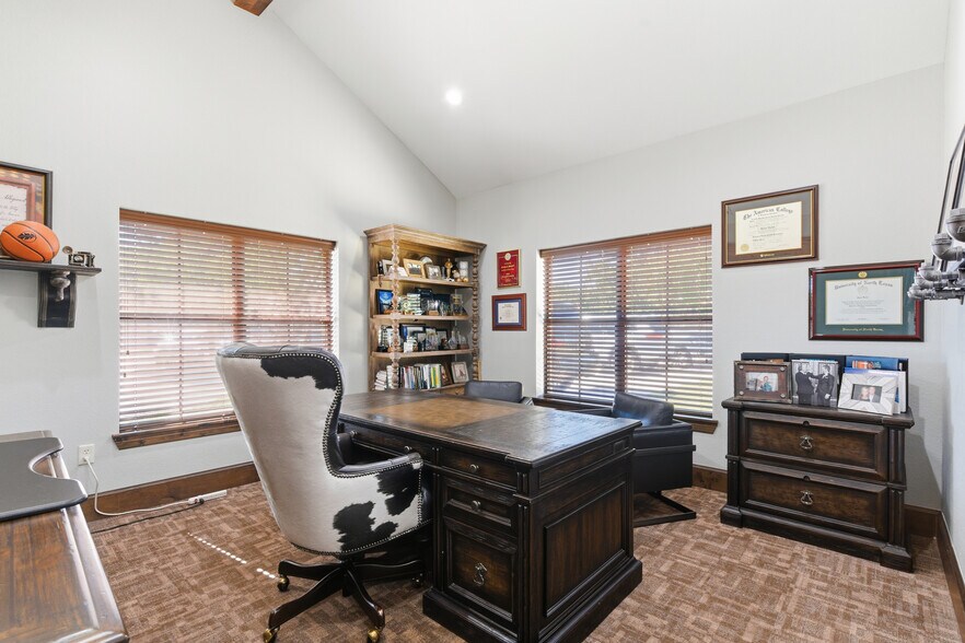 More Photos Of 2011 E Kirkwood Blvd, Southlake Office For Lease