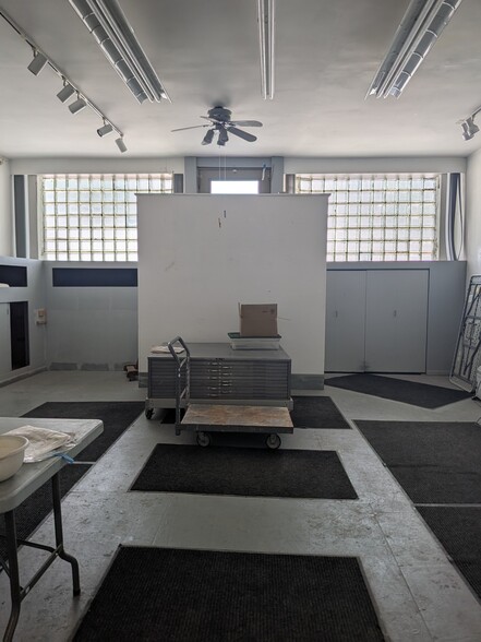 More Photos Of 4052 N Western Ave, Chicago Flex For Sale