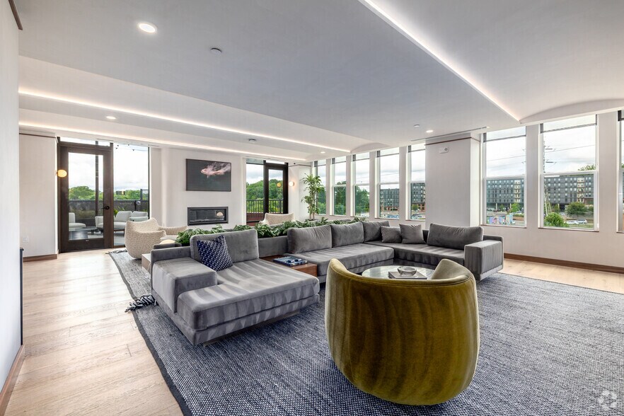 More Photos Of 300 E 36th St, Charlotte Apartments For Lease