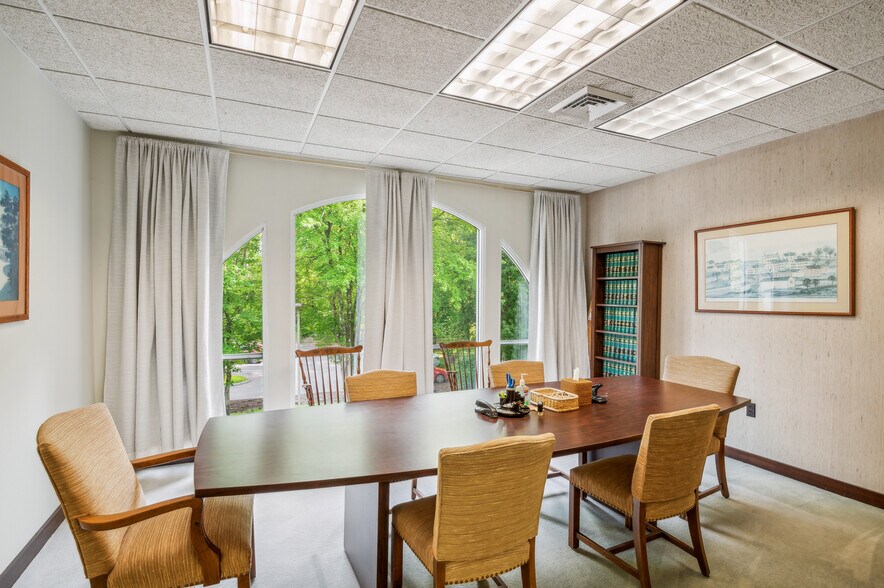More Photos Of 111 Simsbury Rd, Avon Medical For Lease